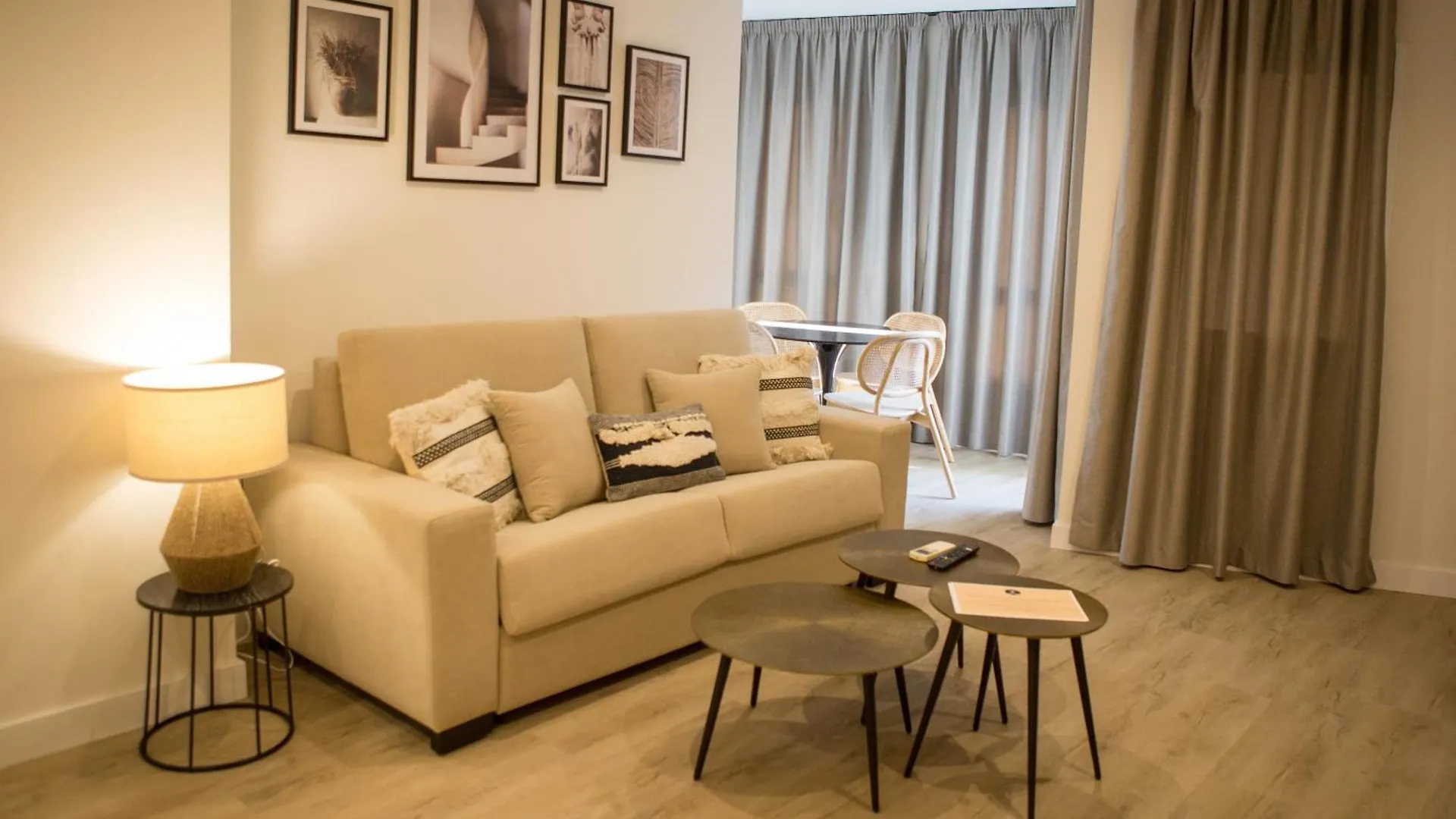 Apartamentos Malaga Premium - Calle San Telmo Апартаменты